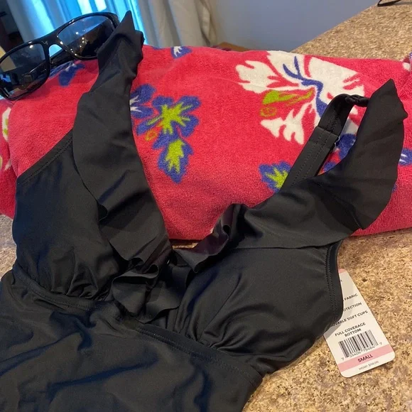 NWT DKNY Black 2 Piece Tankini Removable Soft Cups Small Full Coverage Bottom - Picture 3 of 15